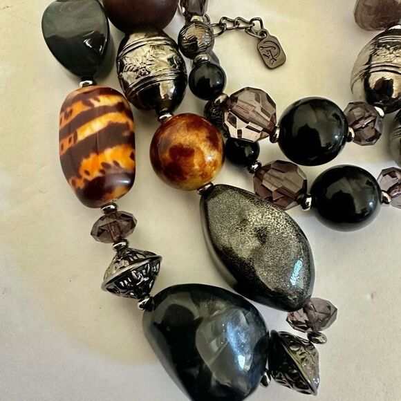 You and I long chunky beaded statement necklace - Picture 3 of 9